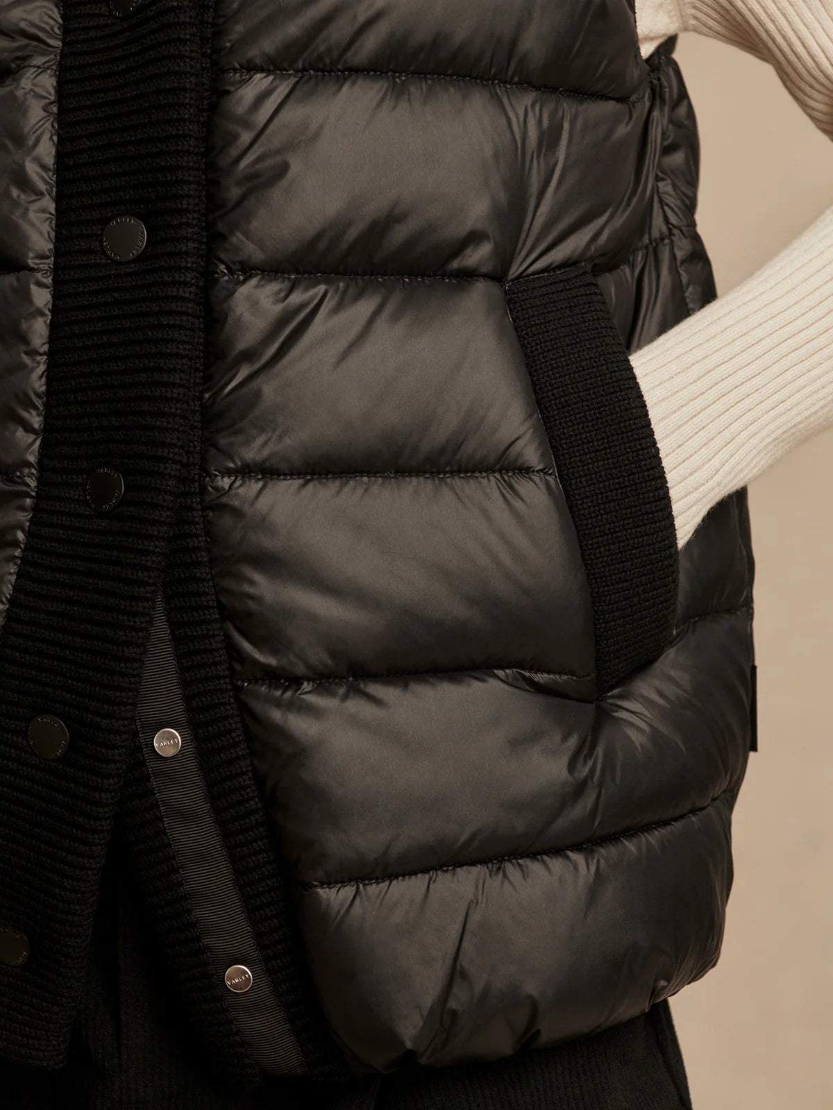 Colwyn Combo Boxy Gilet in Black