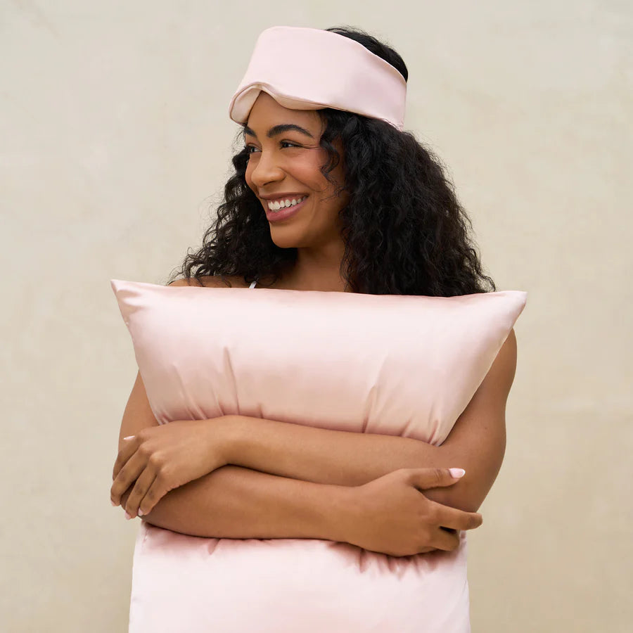 Pillow Contour Eye Mask in Blush Pink
