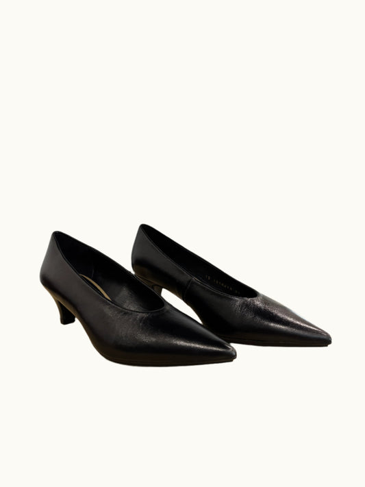 Chinto Pointed Toe Pump in Soft Negro