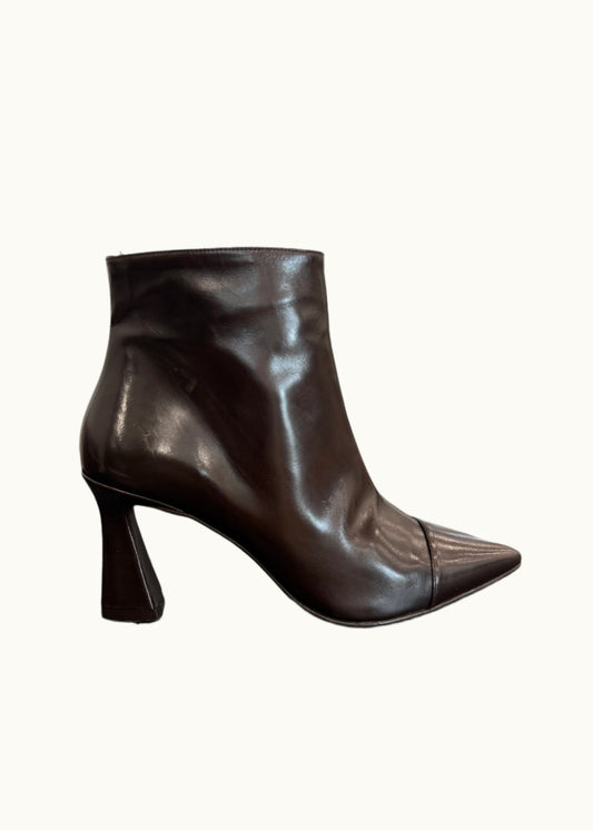 Racon Pointed Toe Ankle Boot in Cafe