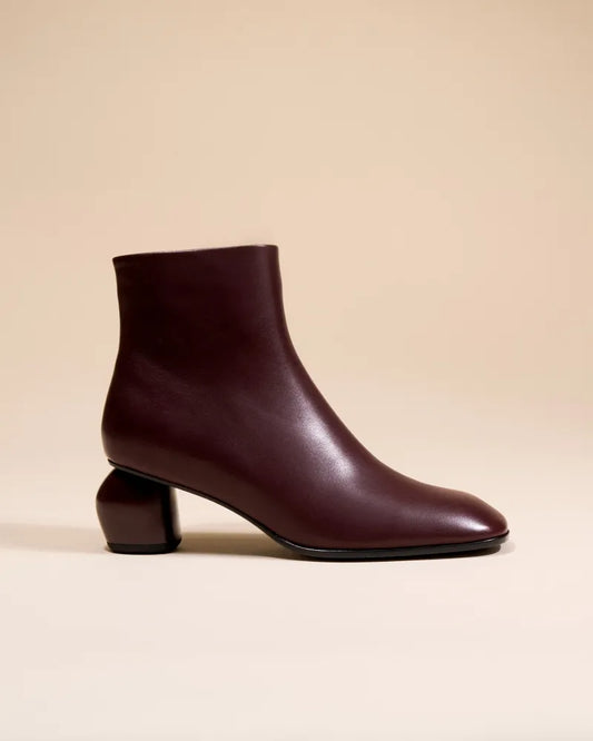 Tadao Boots with Square Toe and Low Heel In Burgundy Leather