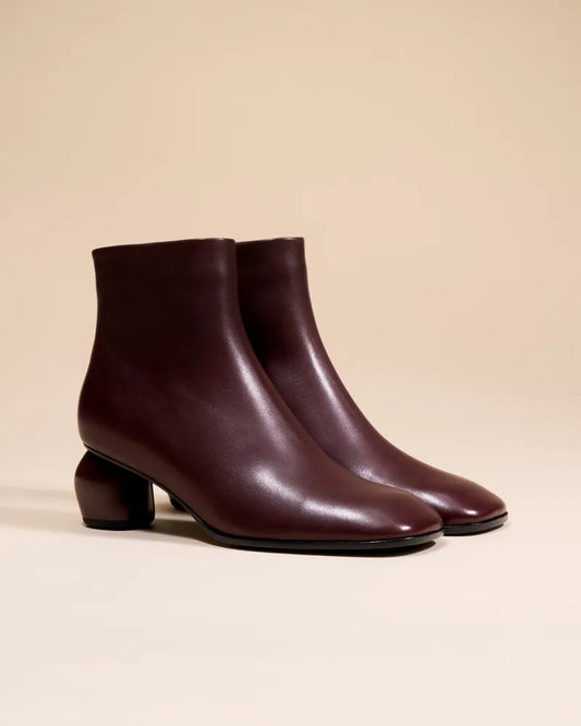 Tadao Boots with Square Toe and Low Heel In Burgundy Leather