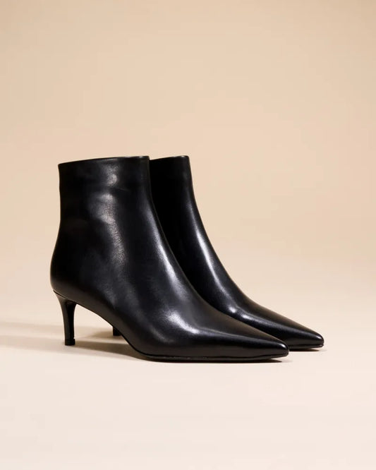 Noura Low Ankle Boots with Pointed Toe in Black Leather