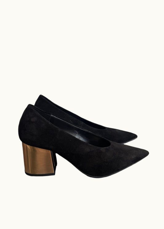Noria Block Heel Shoe in Black Suede