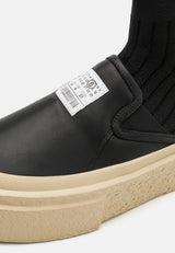 Platform sneaker in Black