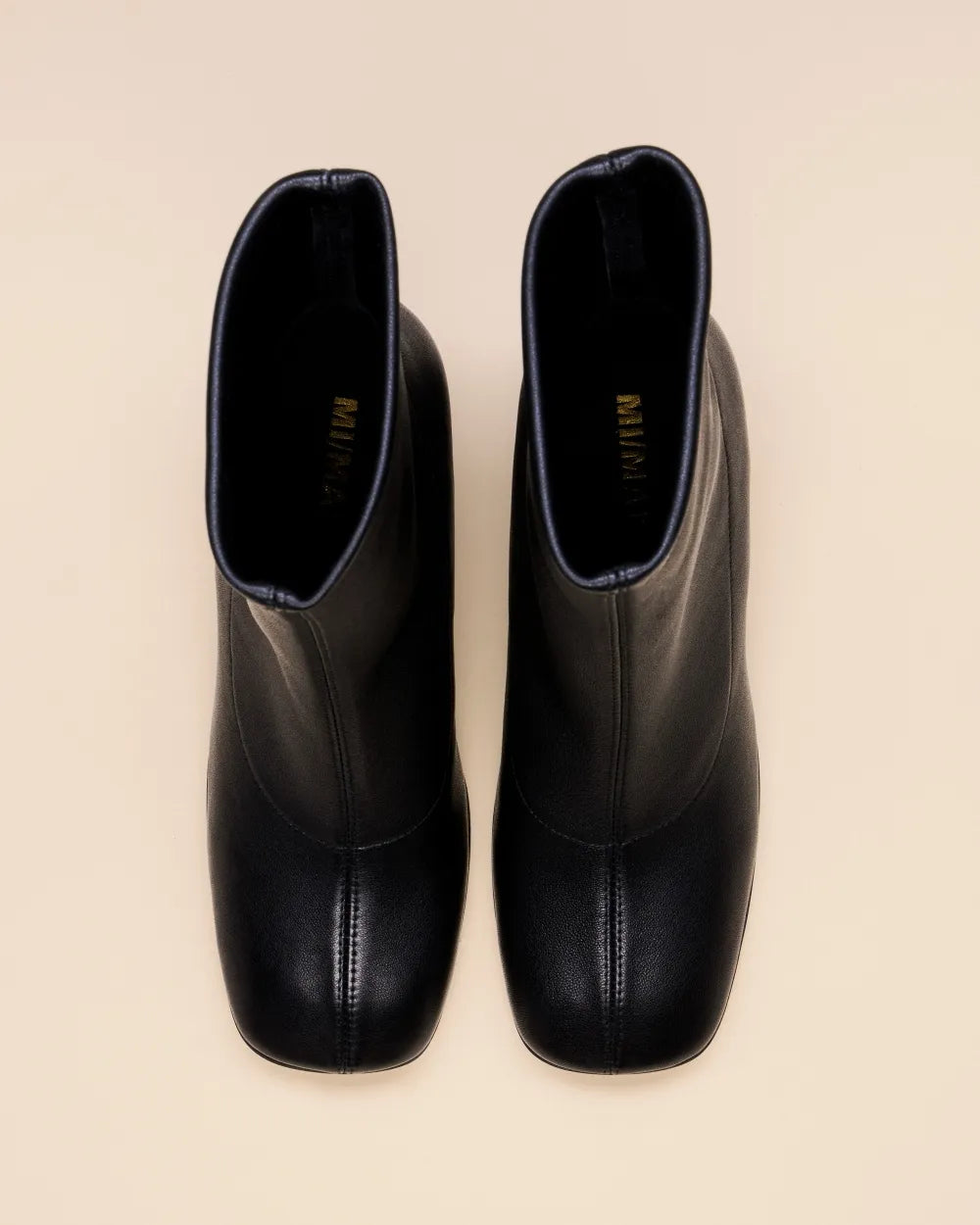 Rams Boots with Square Toe and High Heel in Black