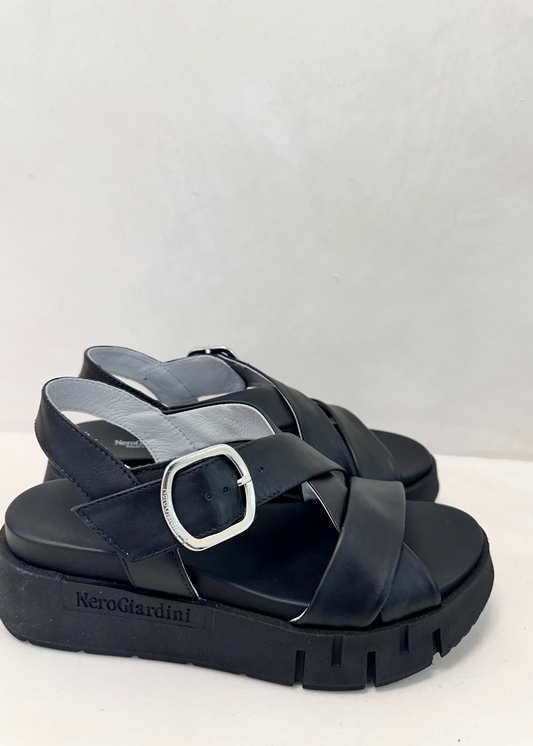 CRISS CROSS NERO SANDAL-NERO GIARDINI