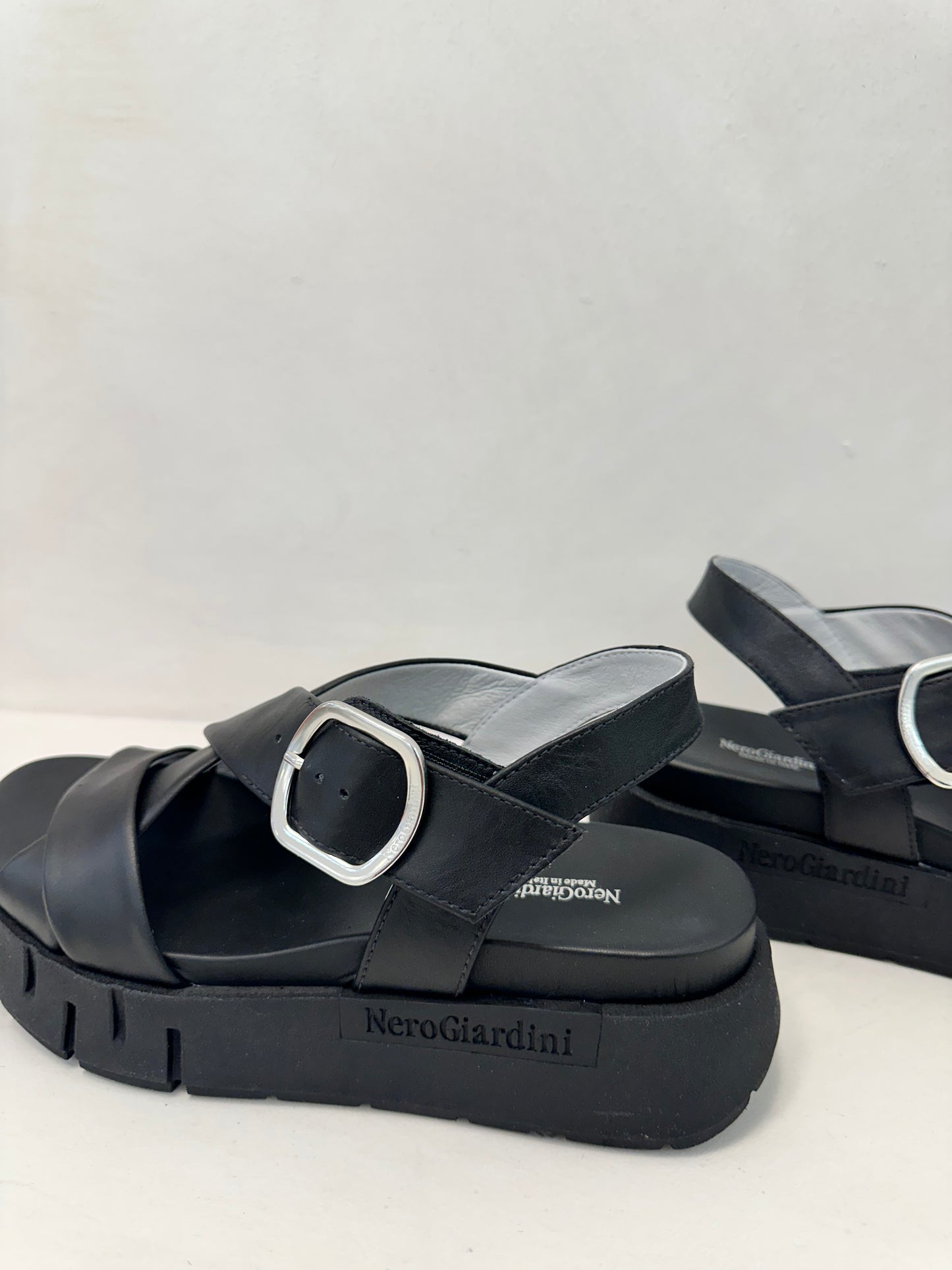 CRISS CROSS NERO SANDAL-NERO GIARDINI
