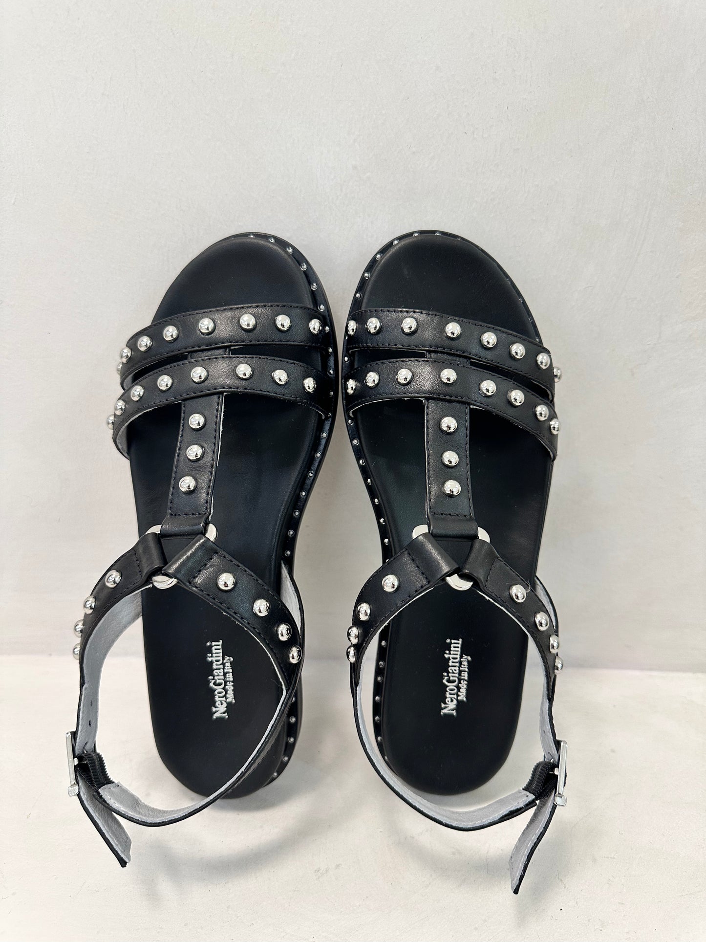 BLACK LEATHER STUD FLAT SANDALS-NERO GIARDINI