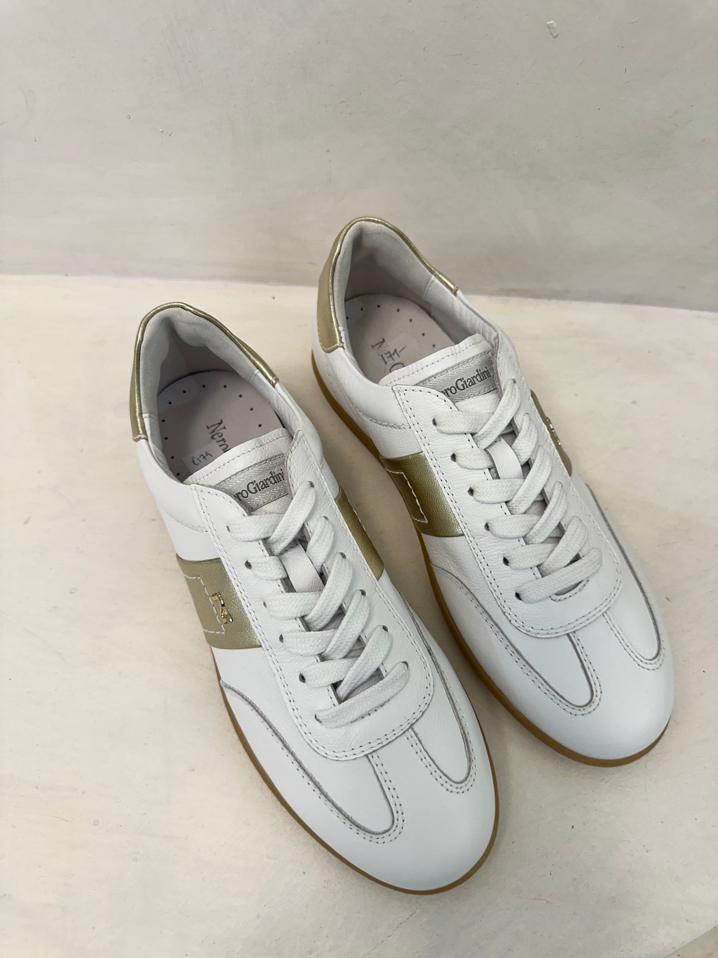 WHITE GUMSOLE SNEAKER - NERO GIARDINI