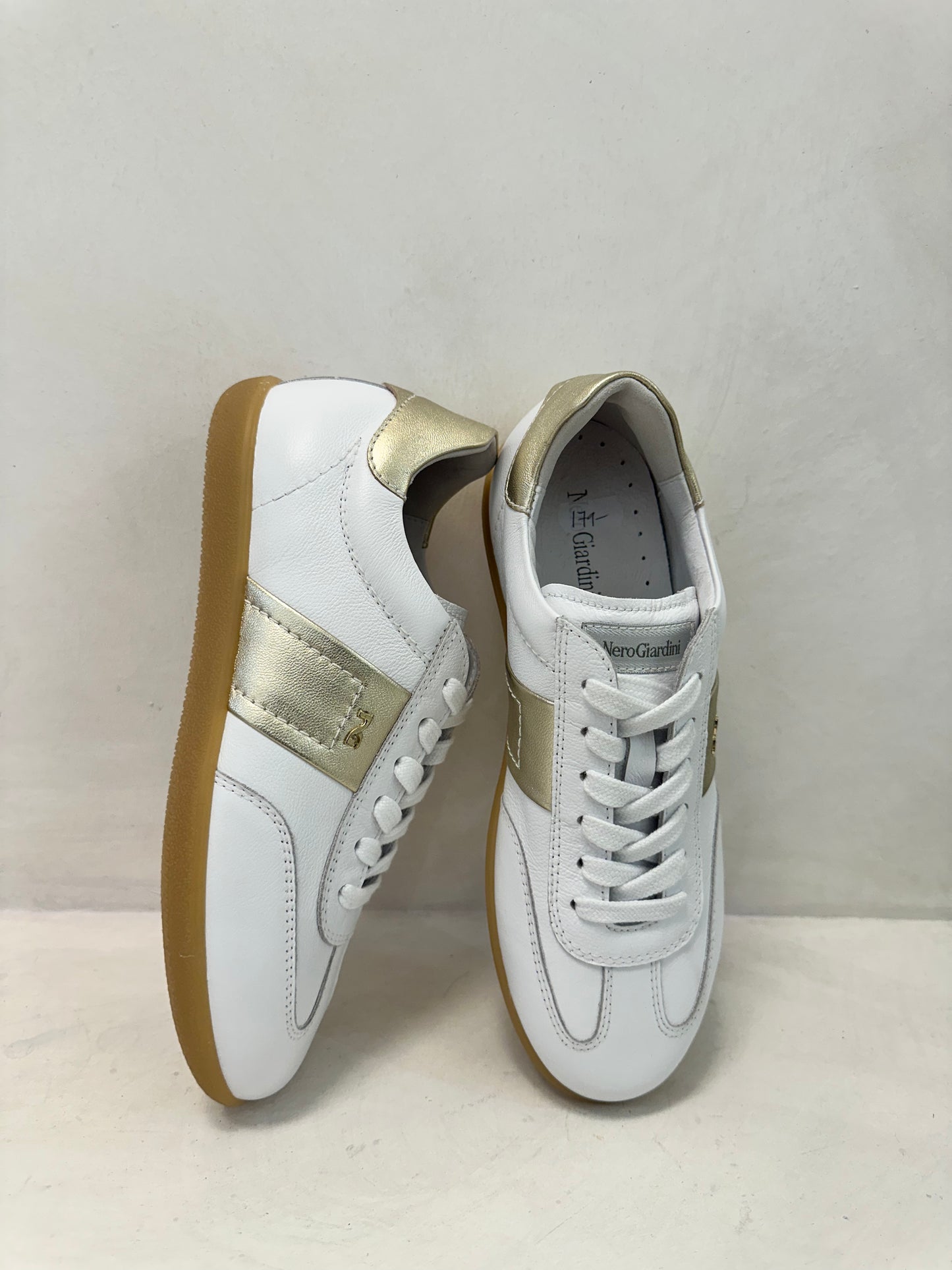 WHITE GUMSOLE SNEAKER - NERO GIARDINI