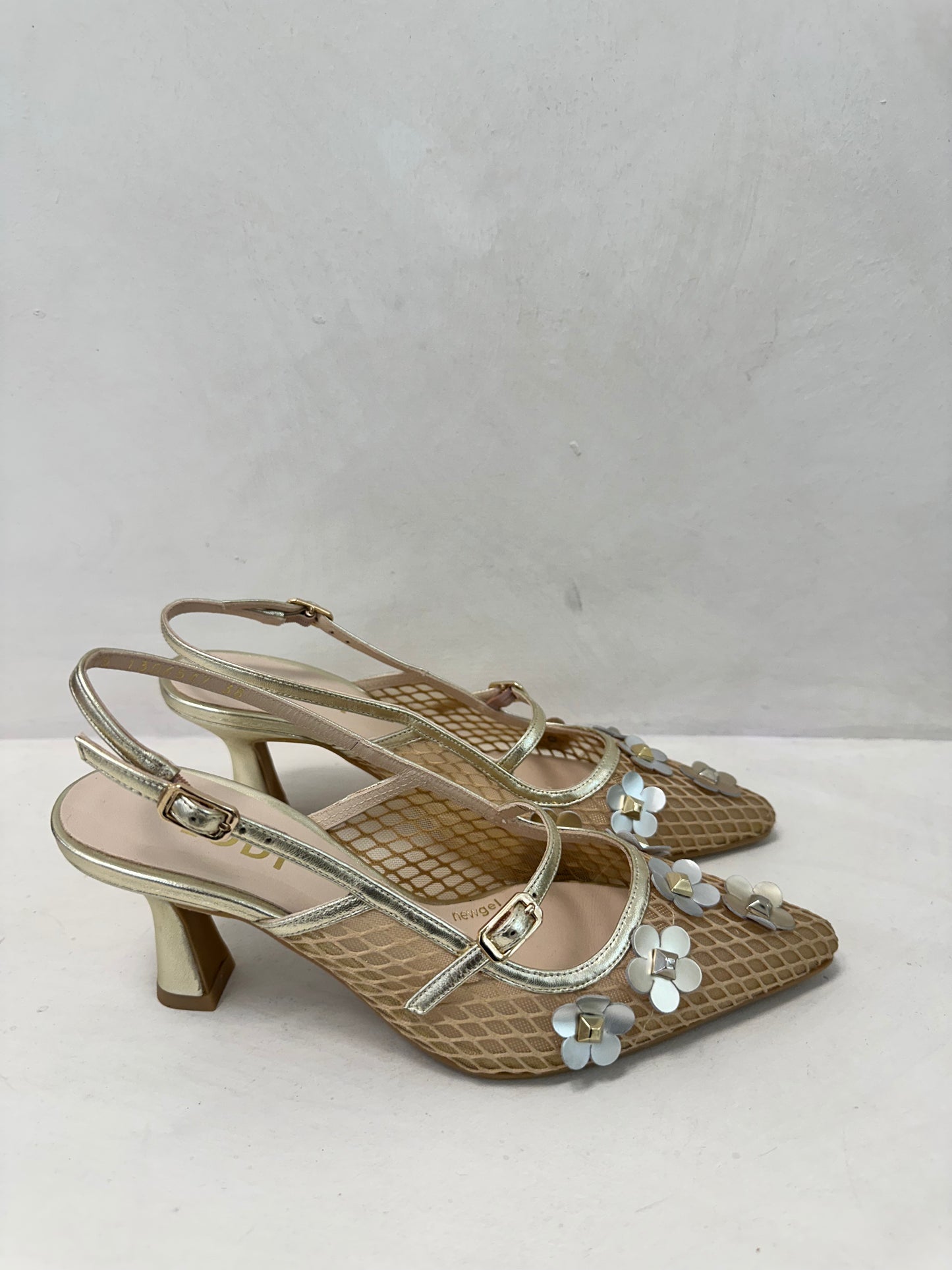 Genasti Daisy Heel