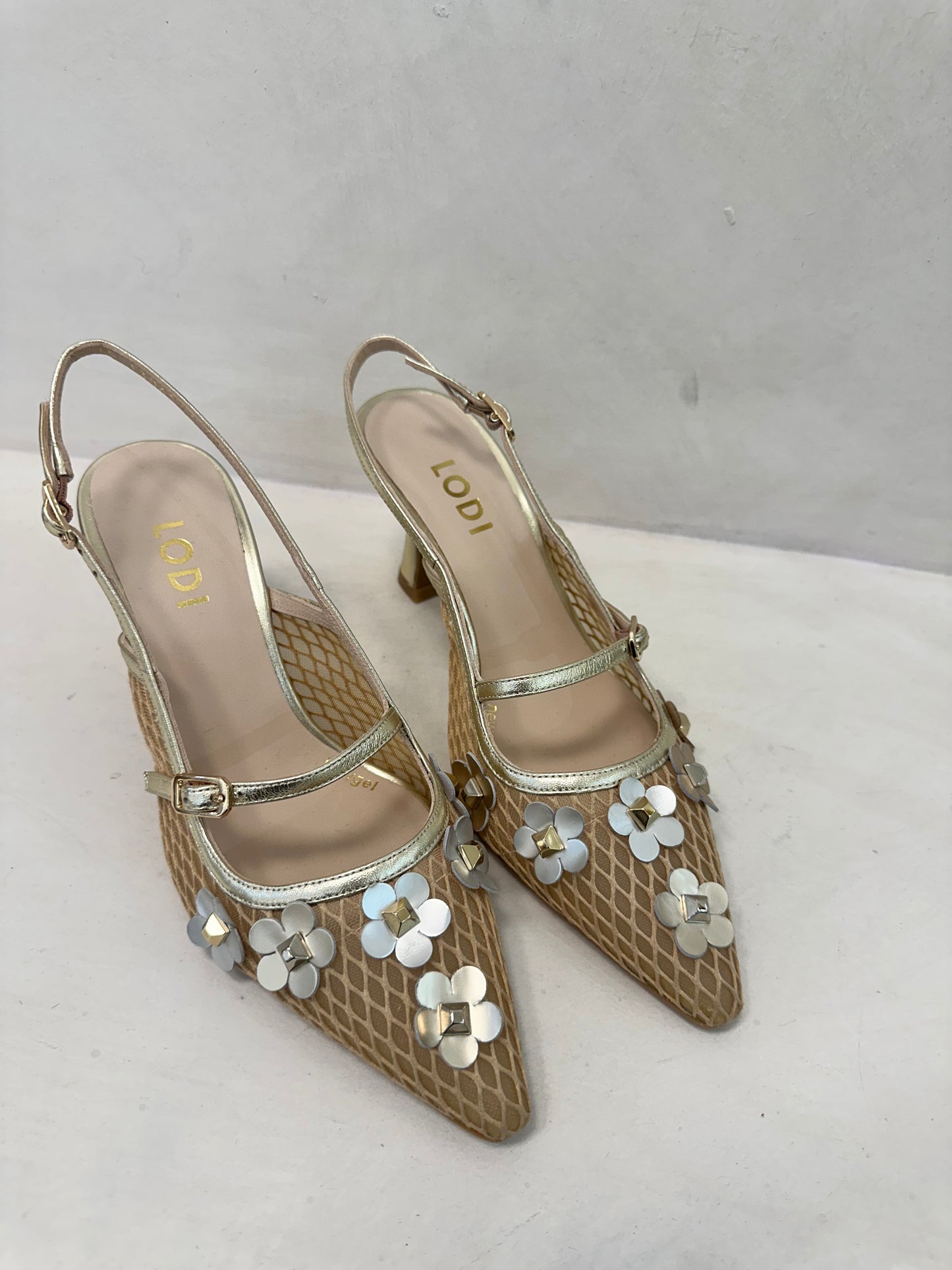 Genasti Daisy Heel