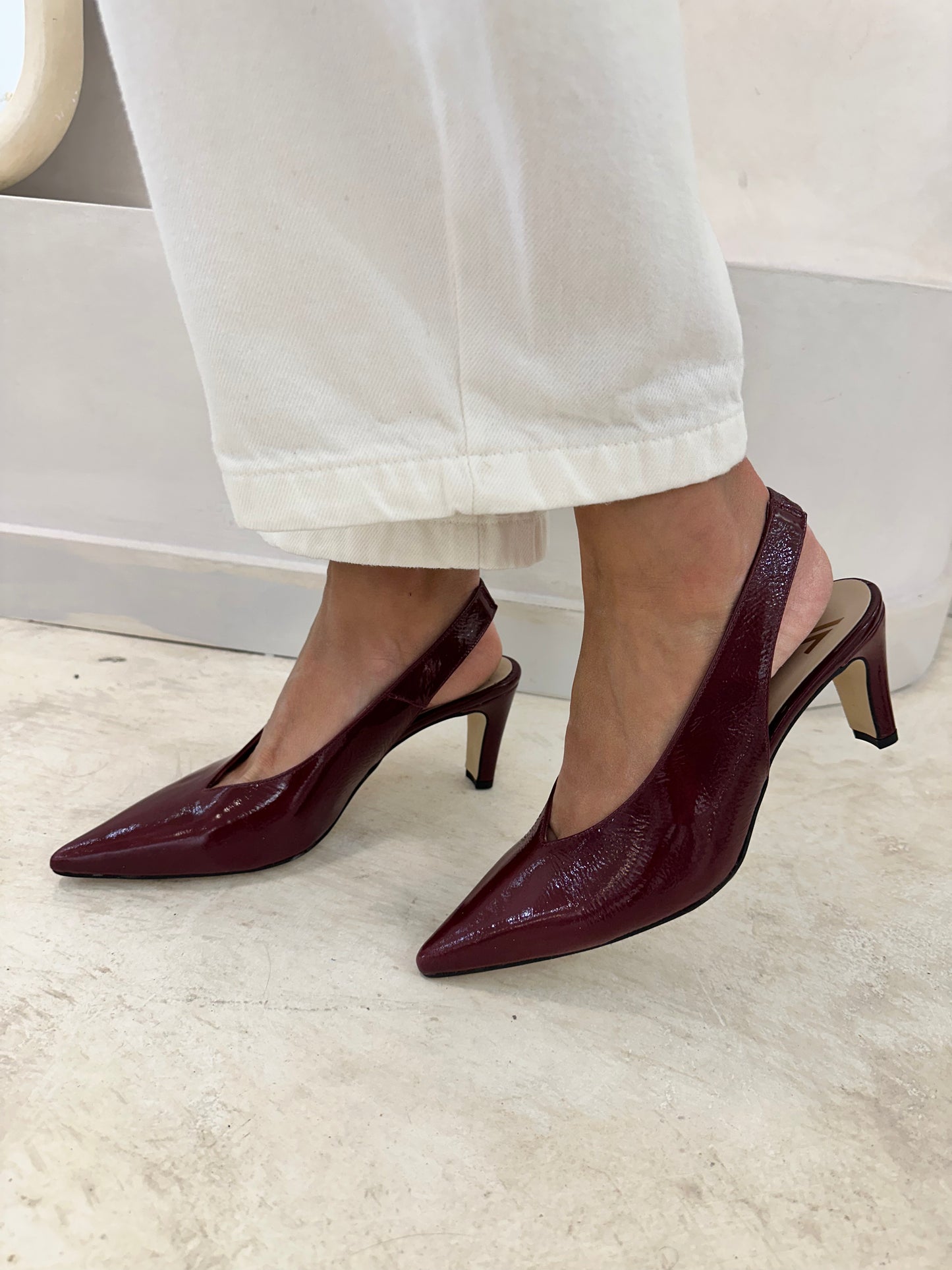 VENECIA BURGUNDY POINTY TOE HEEL- MARIAN