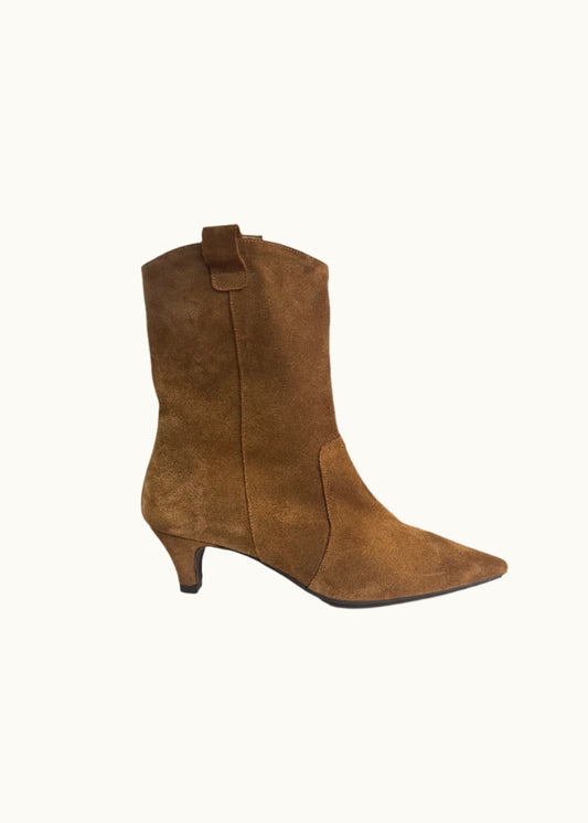 Checa Suede Pointy Toe Boot in Brown