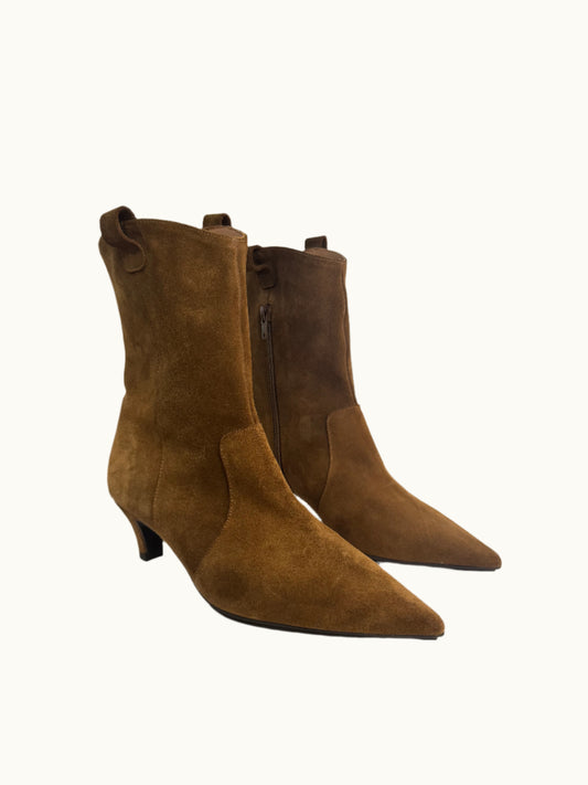 Checa Suede Pointy Toe Boot in Brown