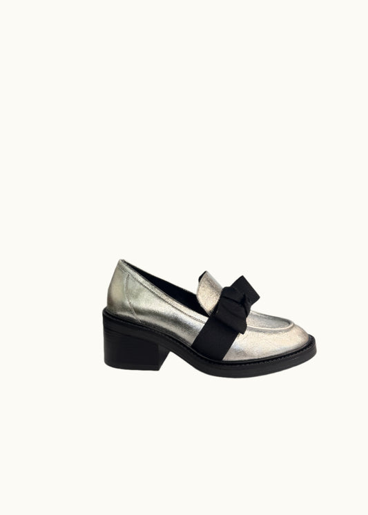 Kil Mineral Block Heel Mocassin in Silver