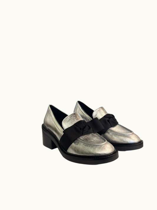 Kil Mineral Block Heel Mocassin in Silver