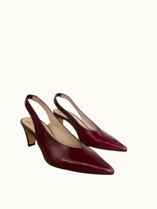 Venecia Pointy Toe Heel in Burgundy