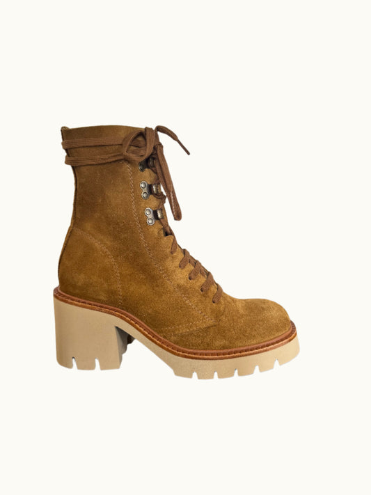 Zineta Lightweight Lace-Up Boot in Tan