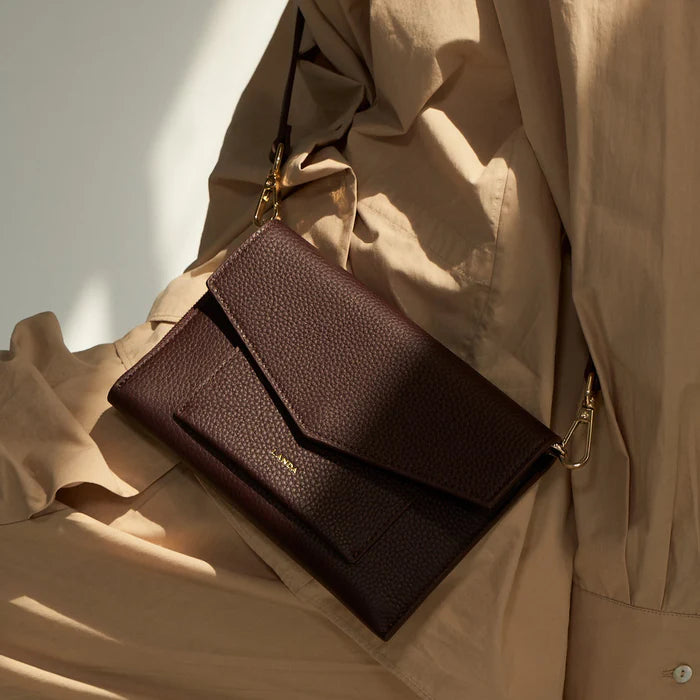 Aliso Structured Phone Bag in Burgundy