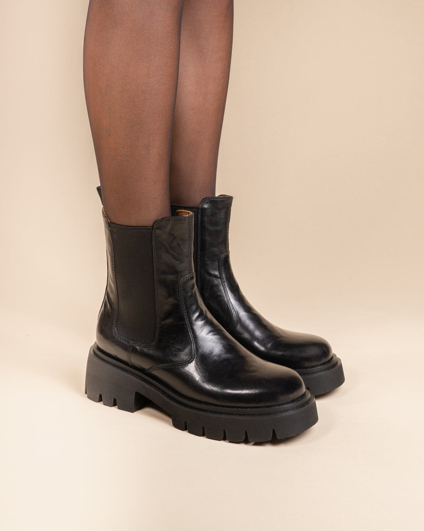 Arne Boots in Black