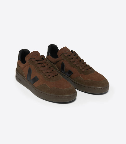 V90 Sneakers in  Suede Walnut Black