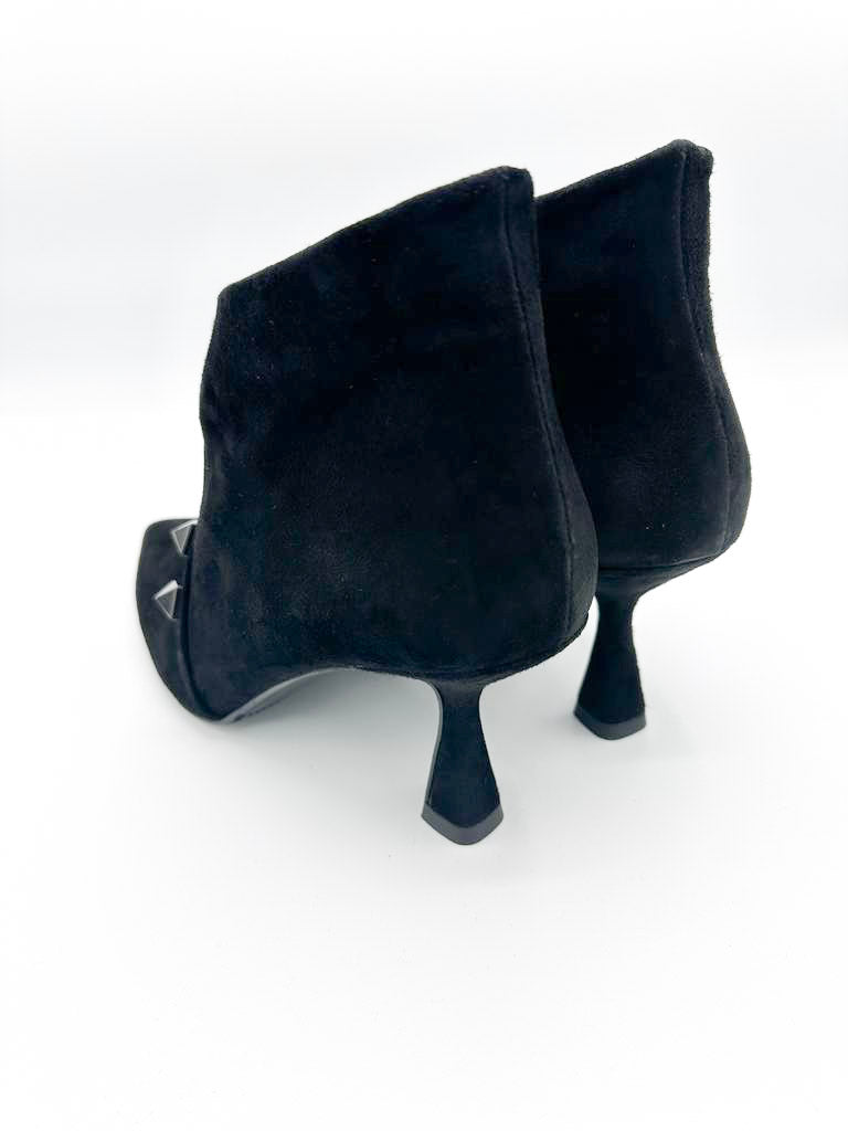 BLACK SUEDE HEELED BOOT - MARIAN