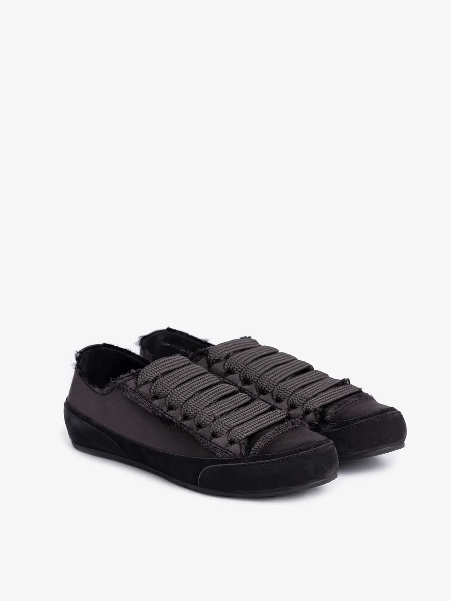 Parson Trainer in Silk Satin Black