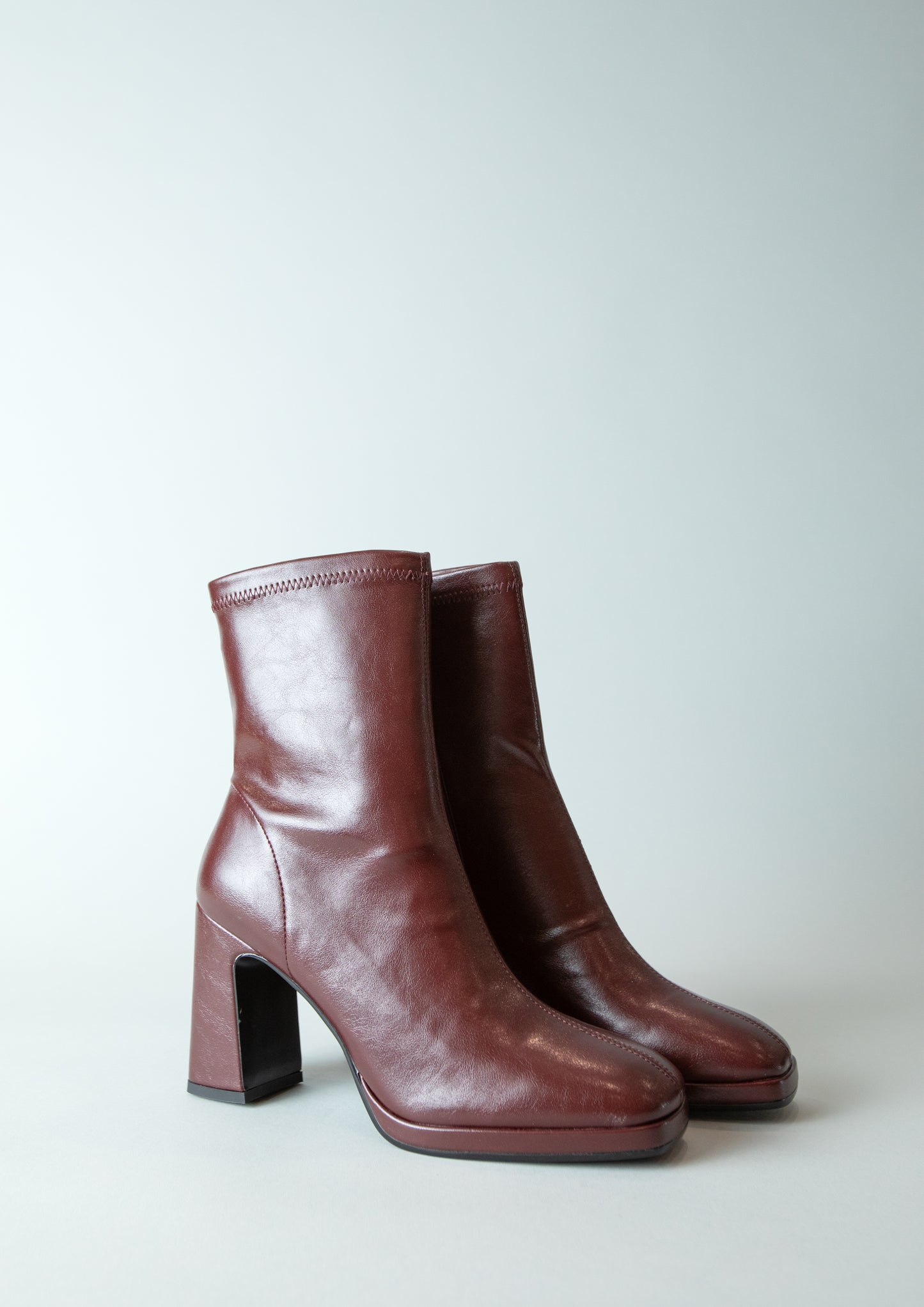 Laira Ankle Block Heel Boot in Burgundy