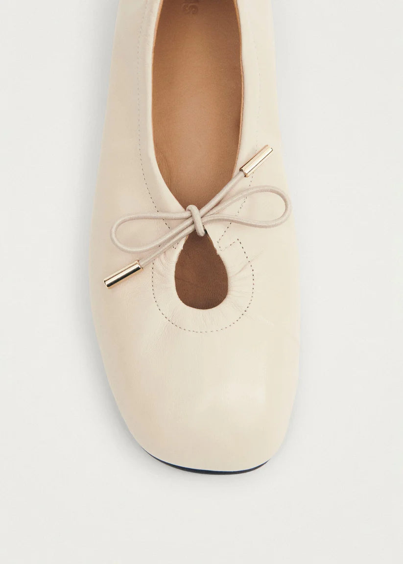 Rosalind Ballet Flats in Cream Leather