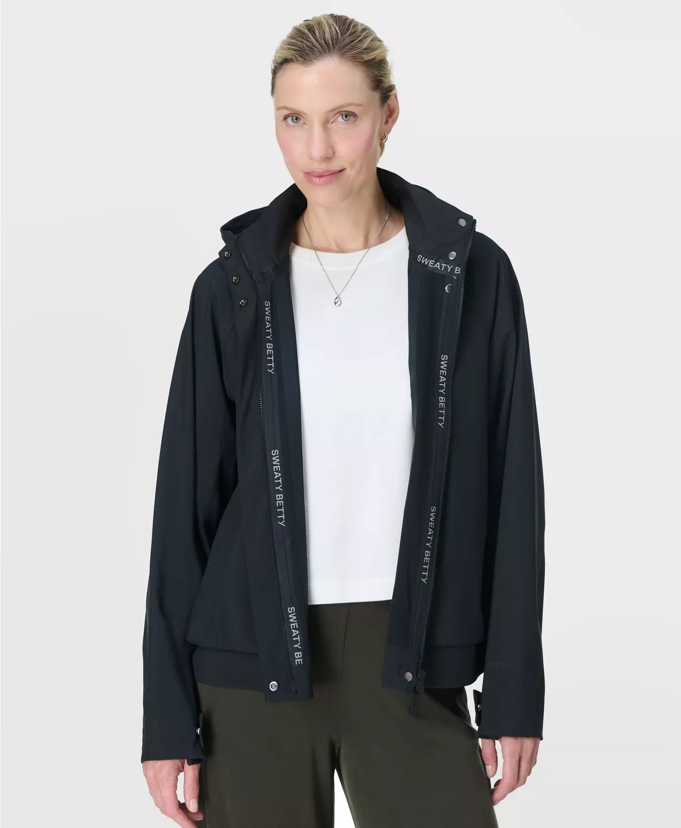 Motion Waterproof Cropped Parka in Black