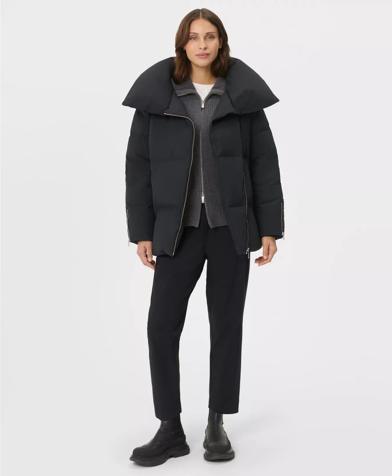 Nimbus Cloud Short Puffer in Black