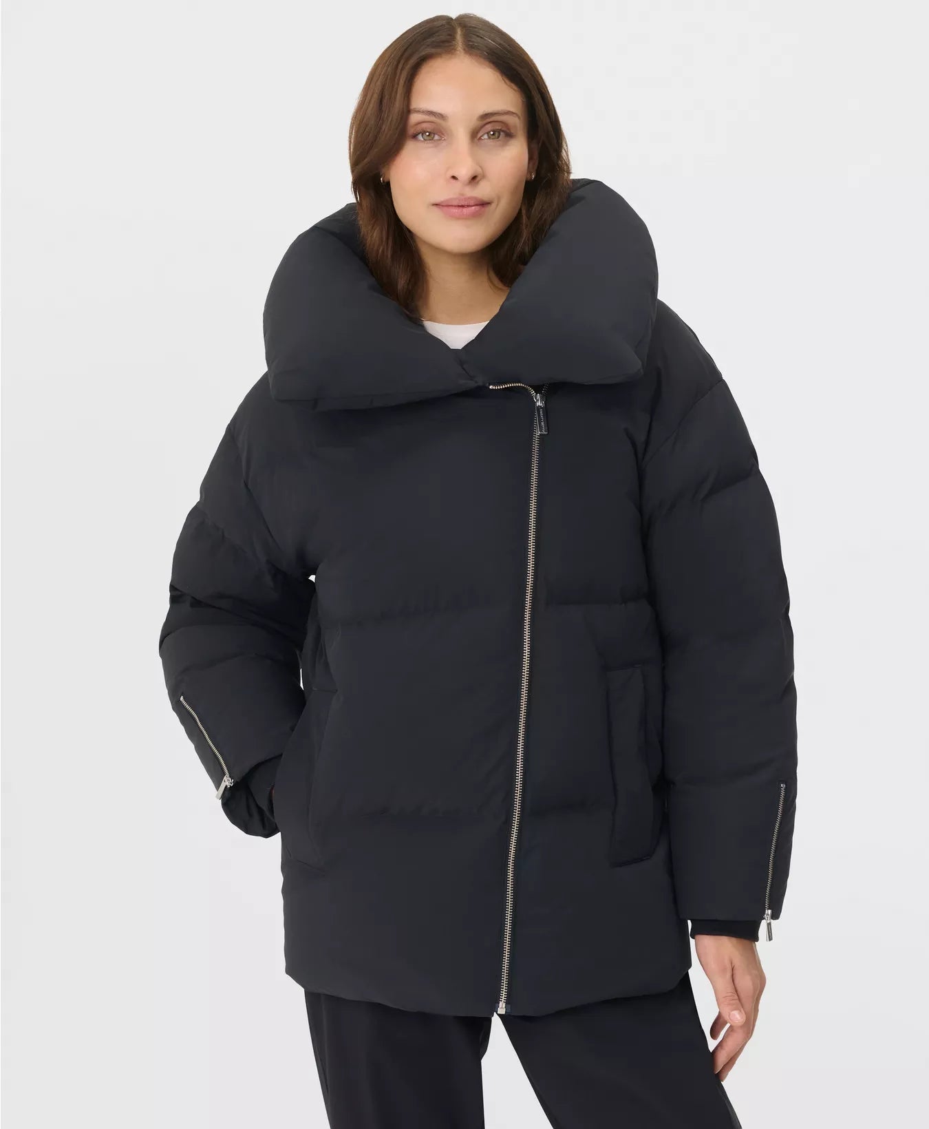 Nimbus Cloud Short Puffer in Black