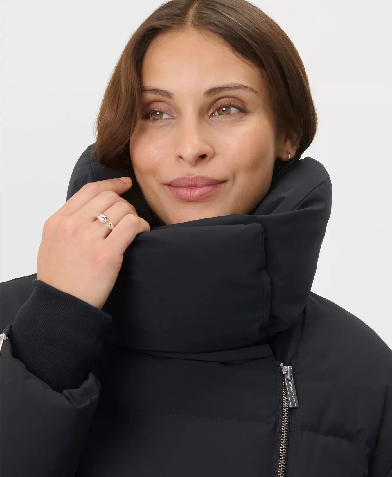 Nimbus Cloud Short Puffer in Black