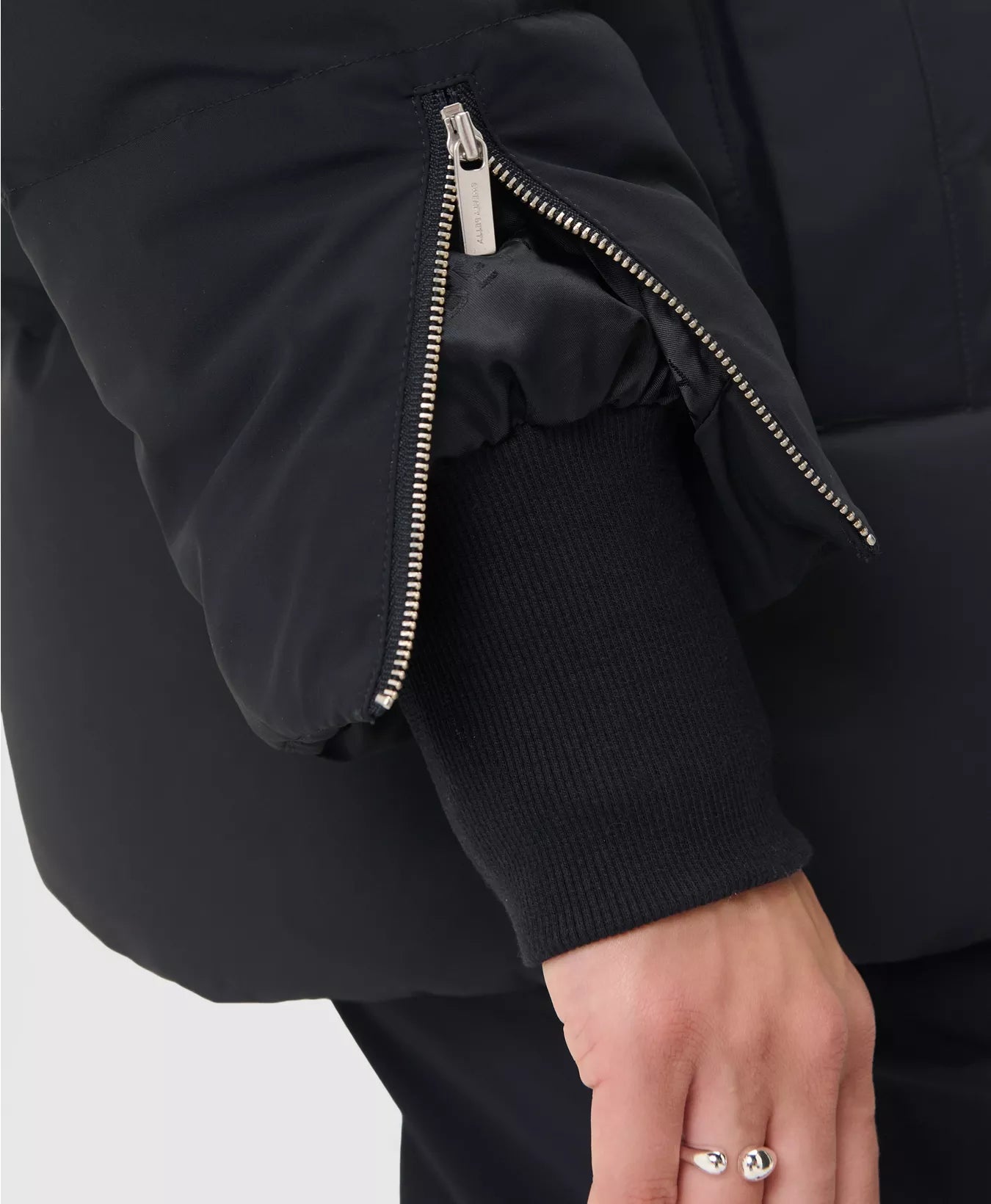 Nimbus Cloud Short Puffer in Black