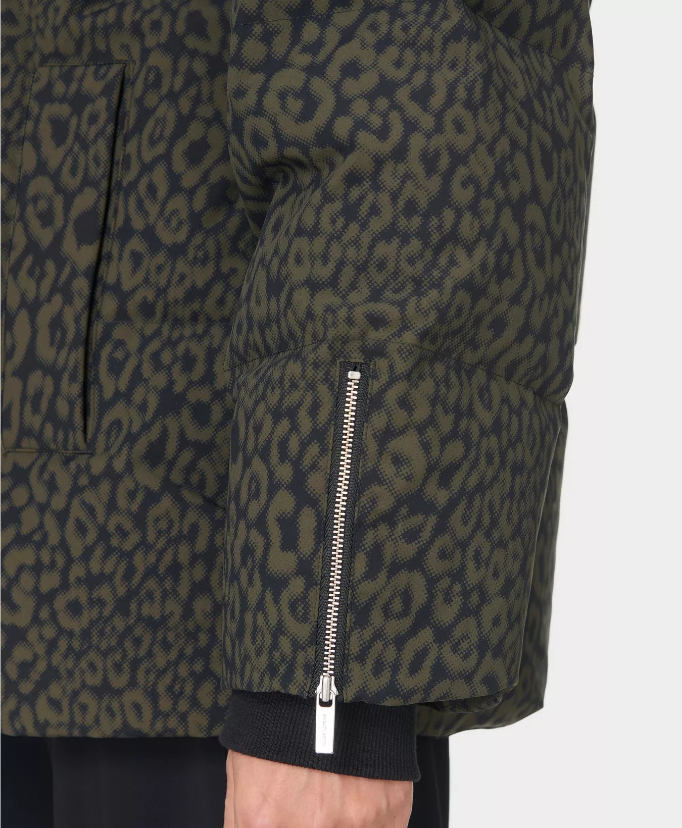 Nimbus Cloud Short Puffer in Green Leopard Print