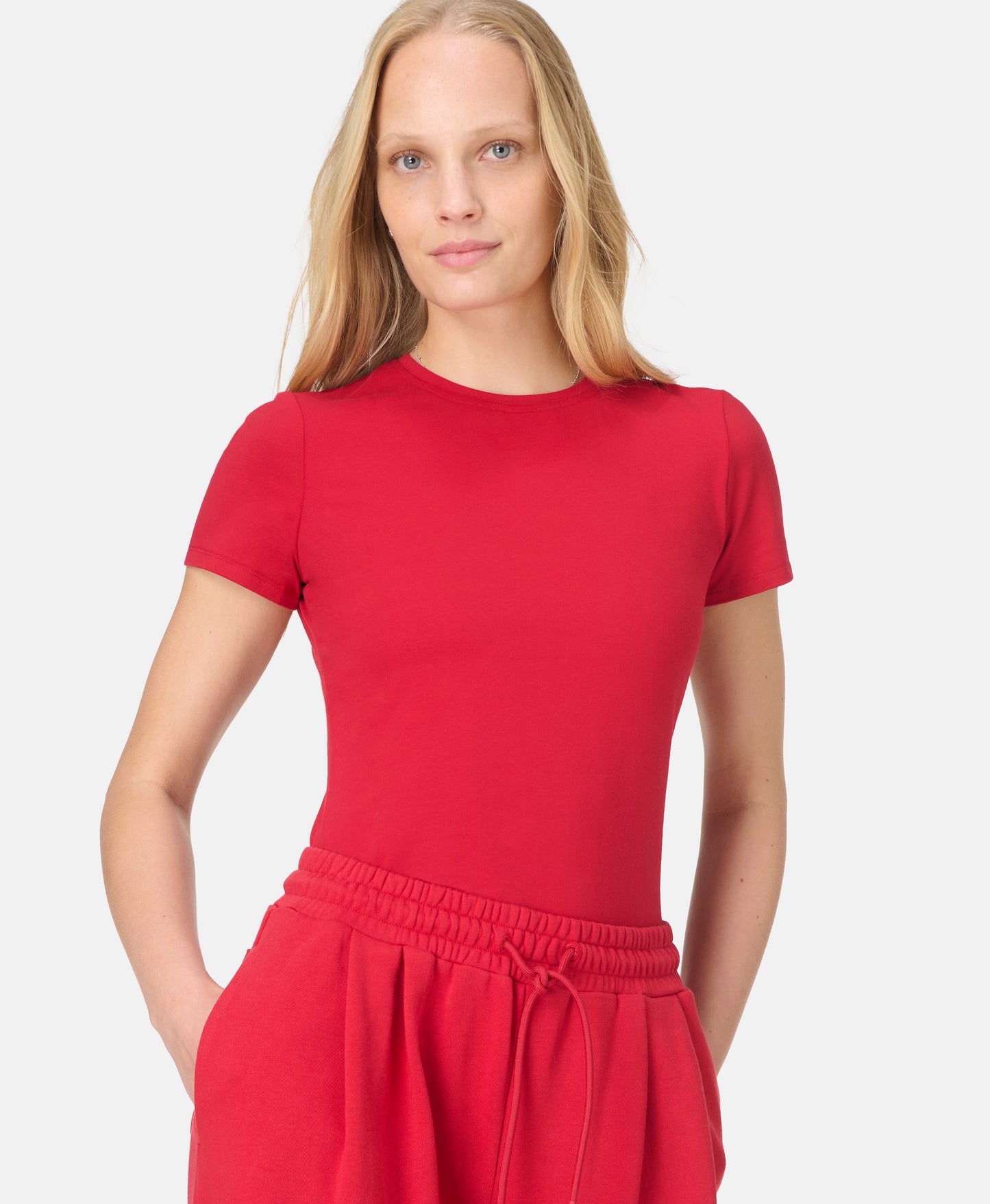 Essential Sculpt Short Sleeve Top in Pepper Red