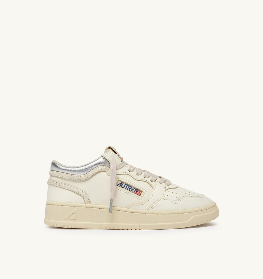Med-Way Sneakes in Leather Color Marshmallow and Silver