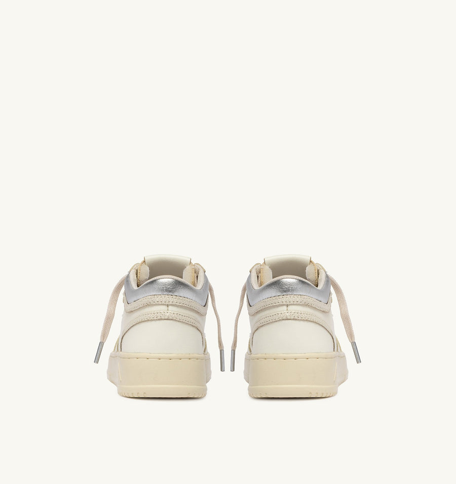Med-Way Sneakes in Leather Color Marshmallow and Silver